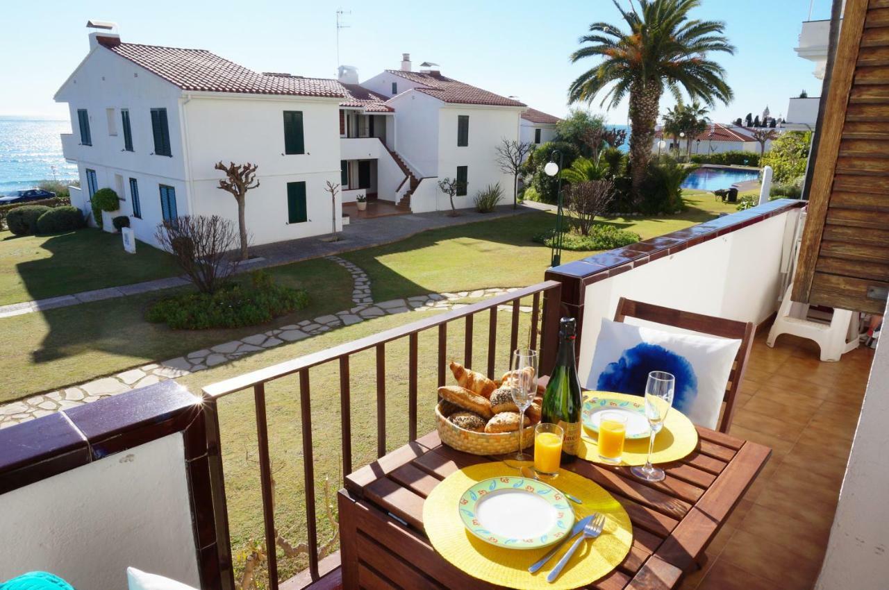 Апартаменты Cala Balmins Sea View Сиджес Экстерьер фото